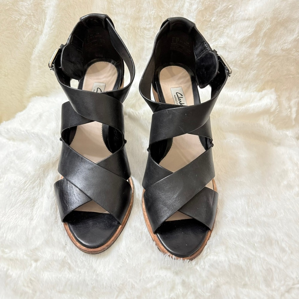 Clarks Narrative Black Leather Criss Cross Strap Block Heel Sandals Size 8.5